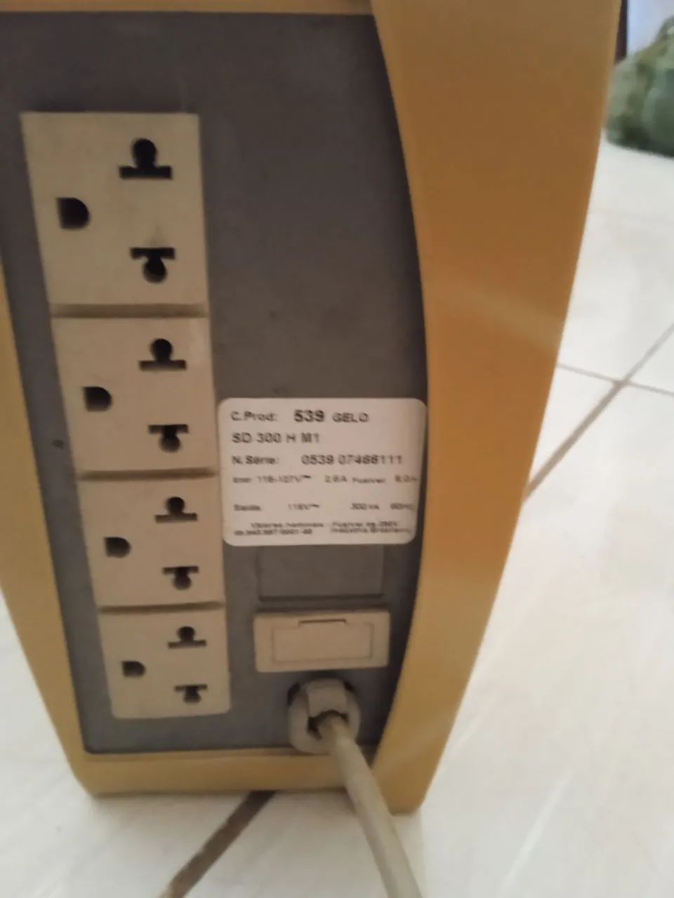 Estabilizador 300 va  - Foto 4
