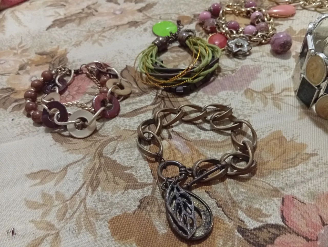 Lote 6 Pulseiras Variadas - Estilos Boho, Moderno e Casual - Foto 3