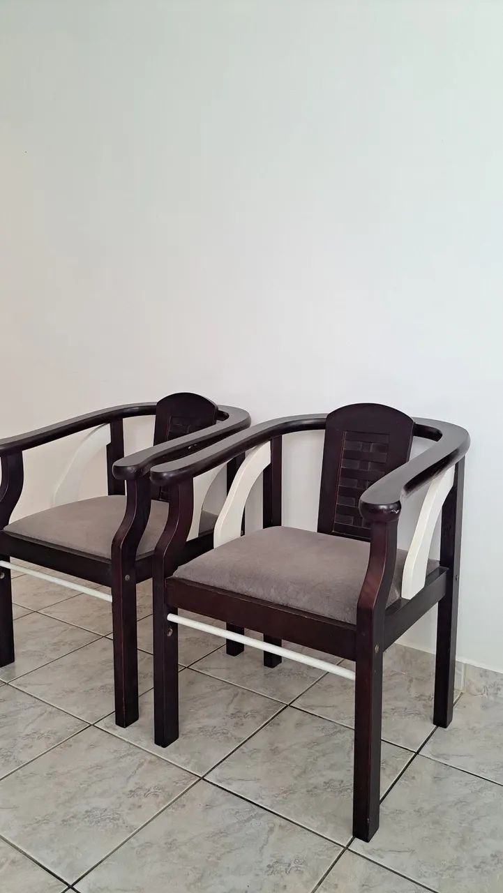 Par de Cadeiras Estofadas para Sala de Estar