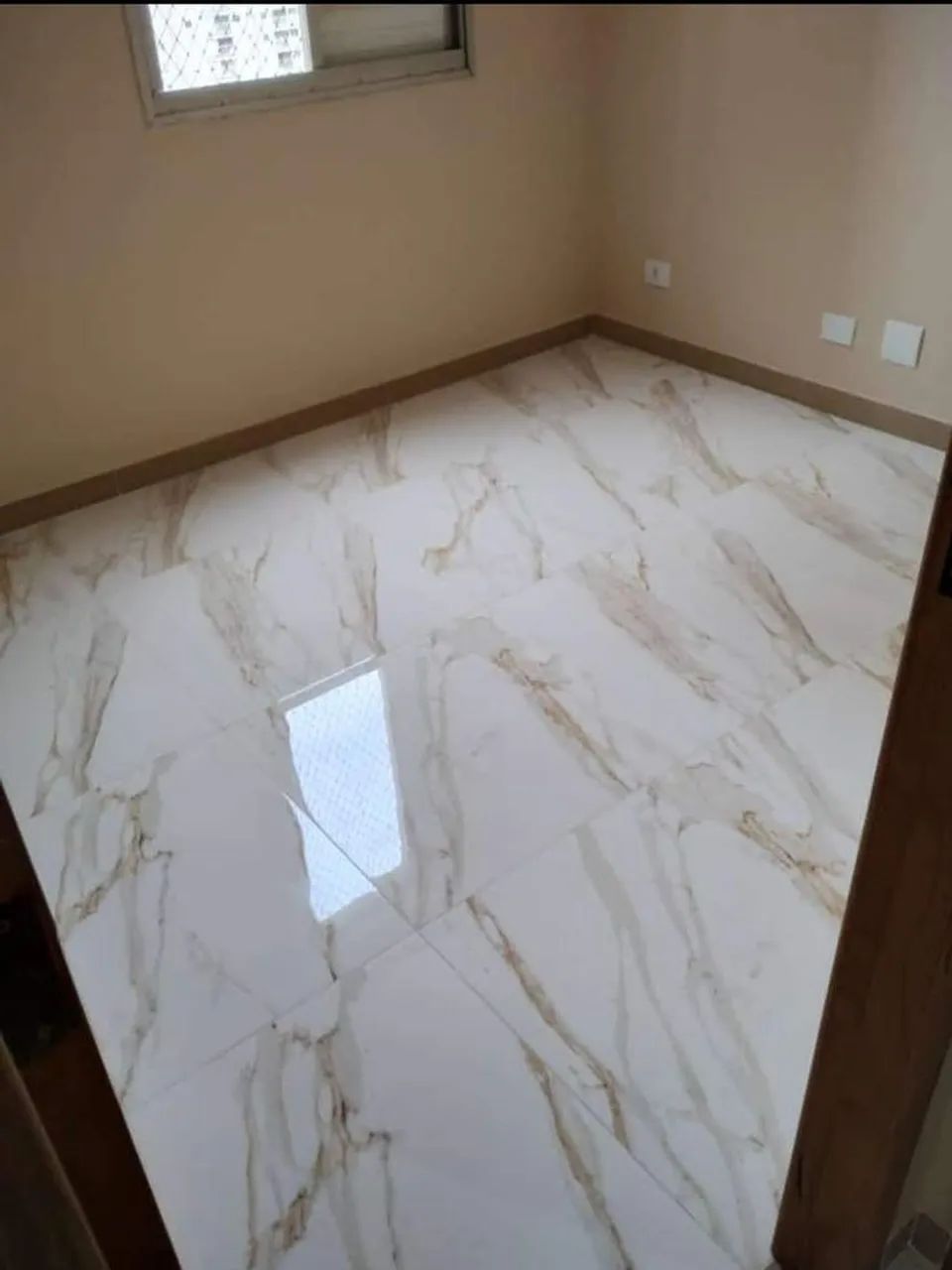 PEDREIRO ( AZULEJISTA 