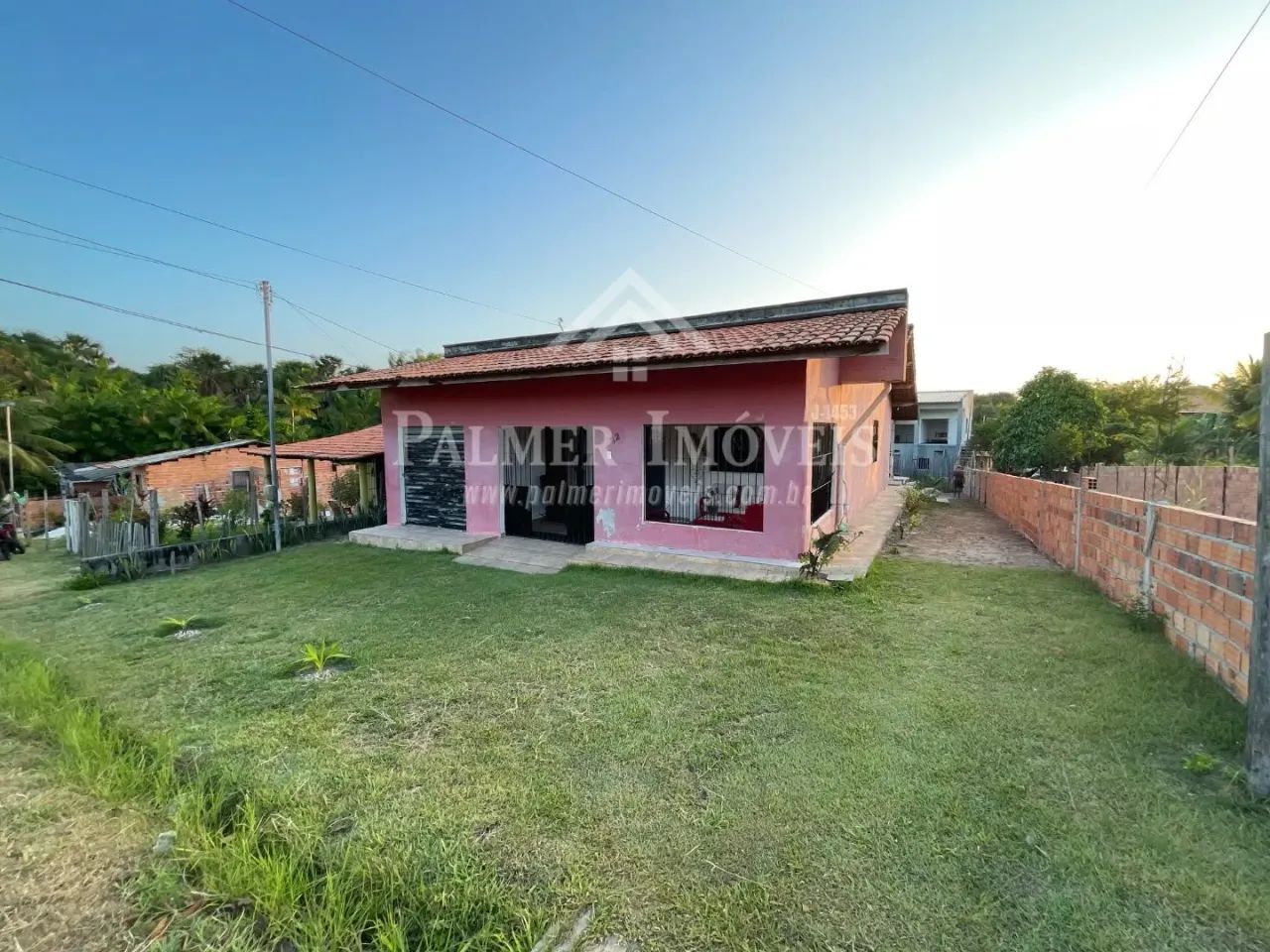 Casa próximo ao trevo do Atalaia