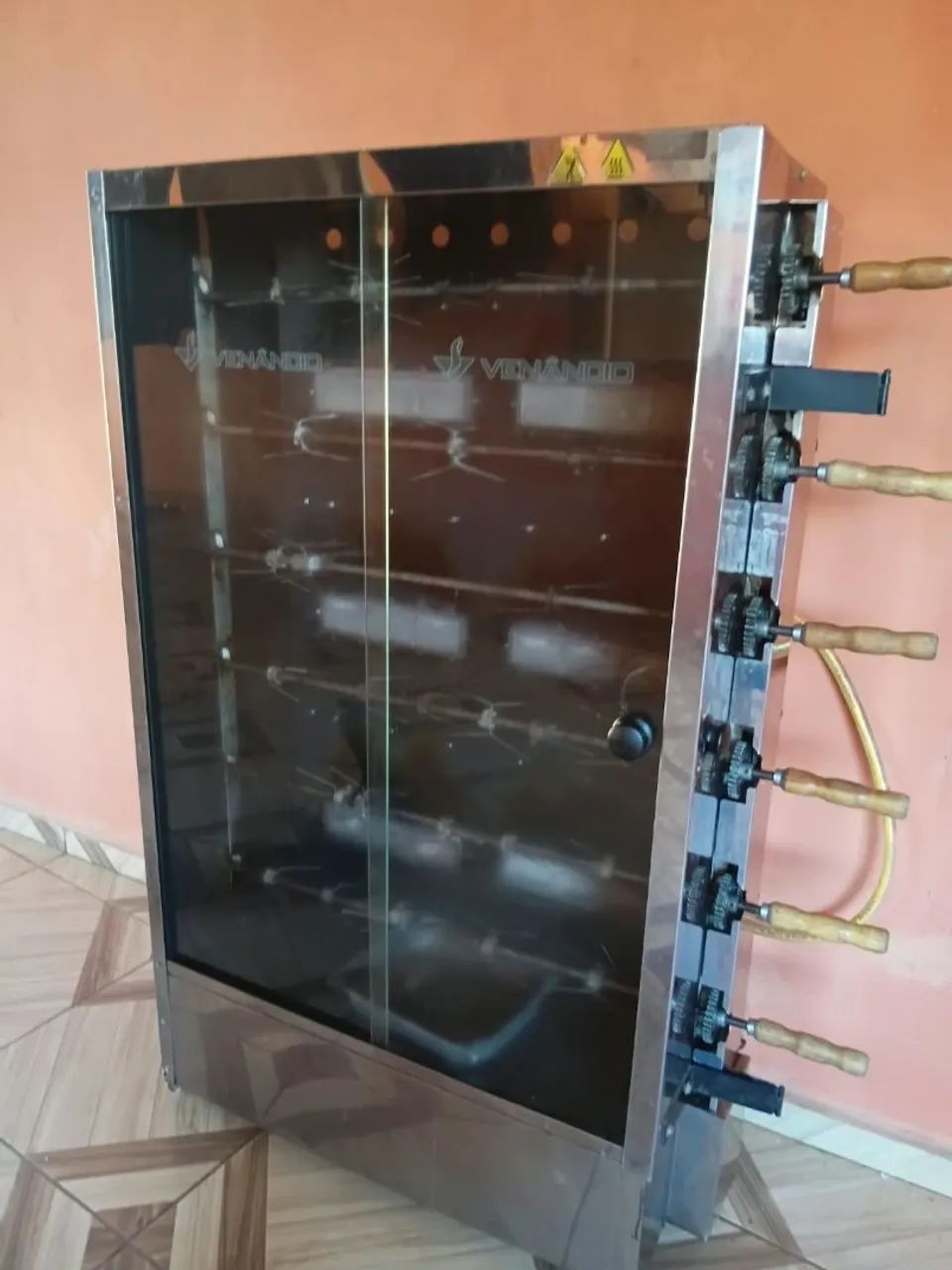 Máquina de assar frango 