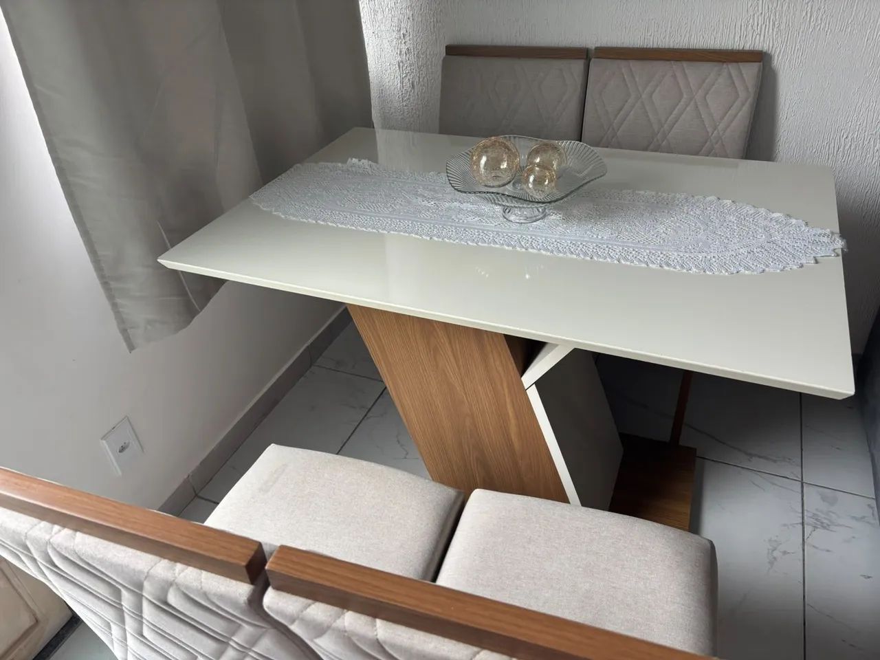 Conjunto de Sofá + Mesa c/4 cadeiras - Seminovo - Foto 3