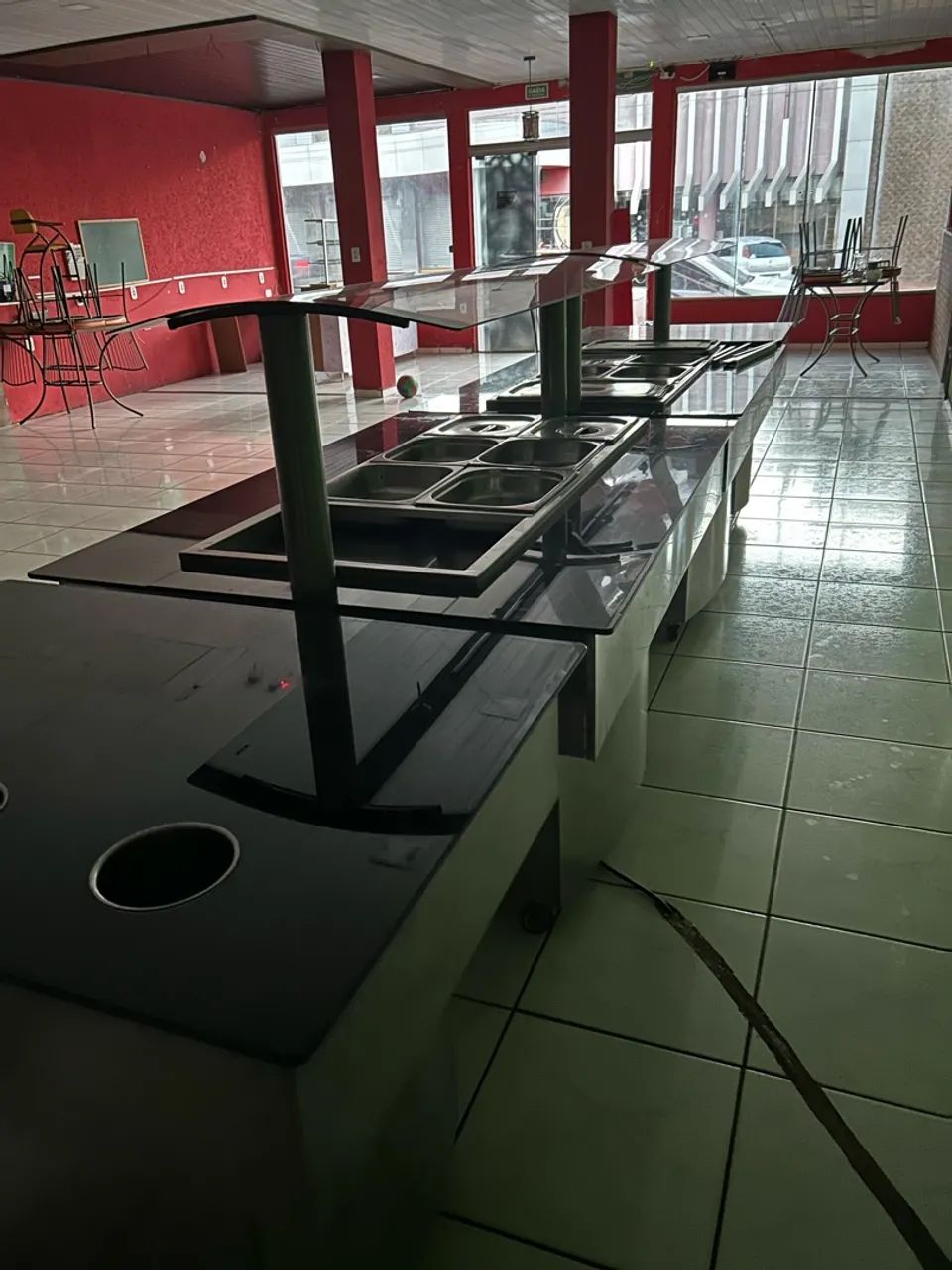 Vende-se buffet quente e frio