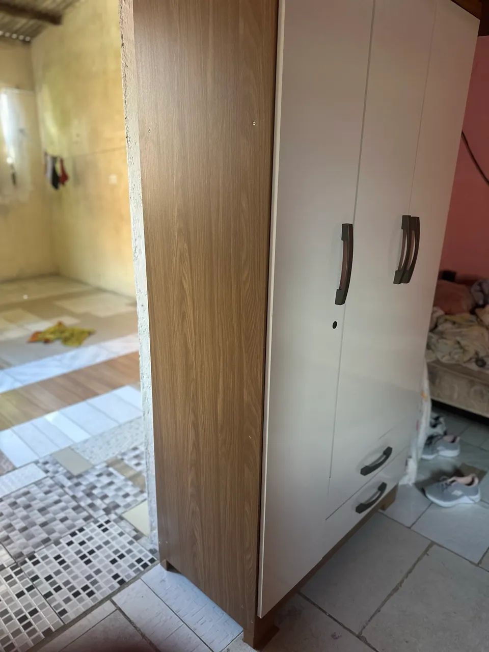 Vende-se Guarda-roupa de solteiro - Foto 5