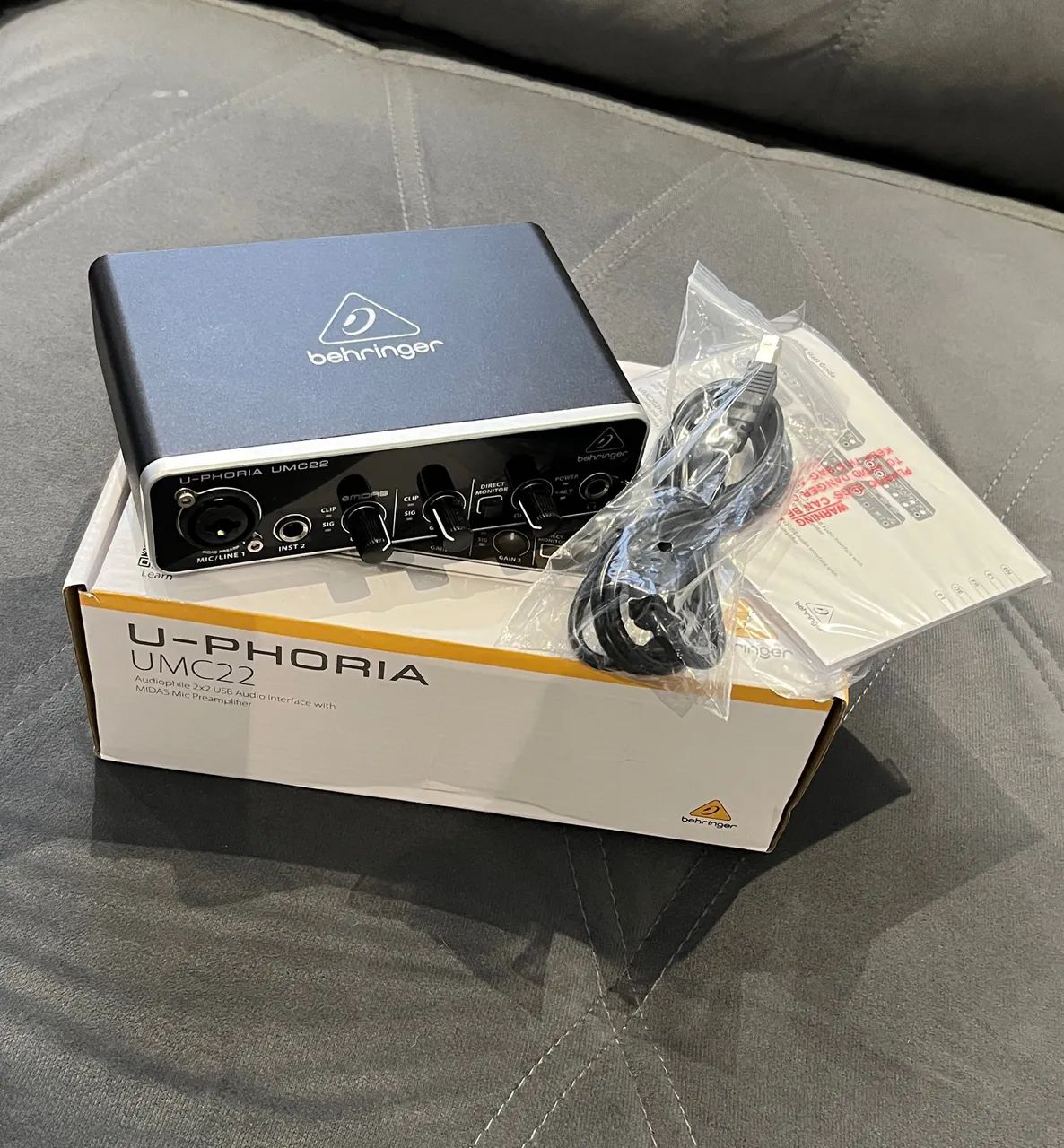 ? Behringer U-Phoria UMC22 ? NOVA, NUNCA USADA