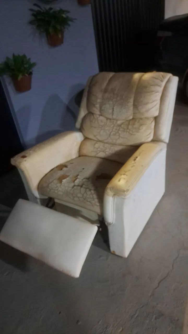 Vendo poltrona pra reforma 