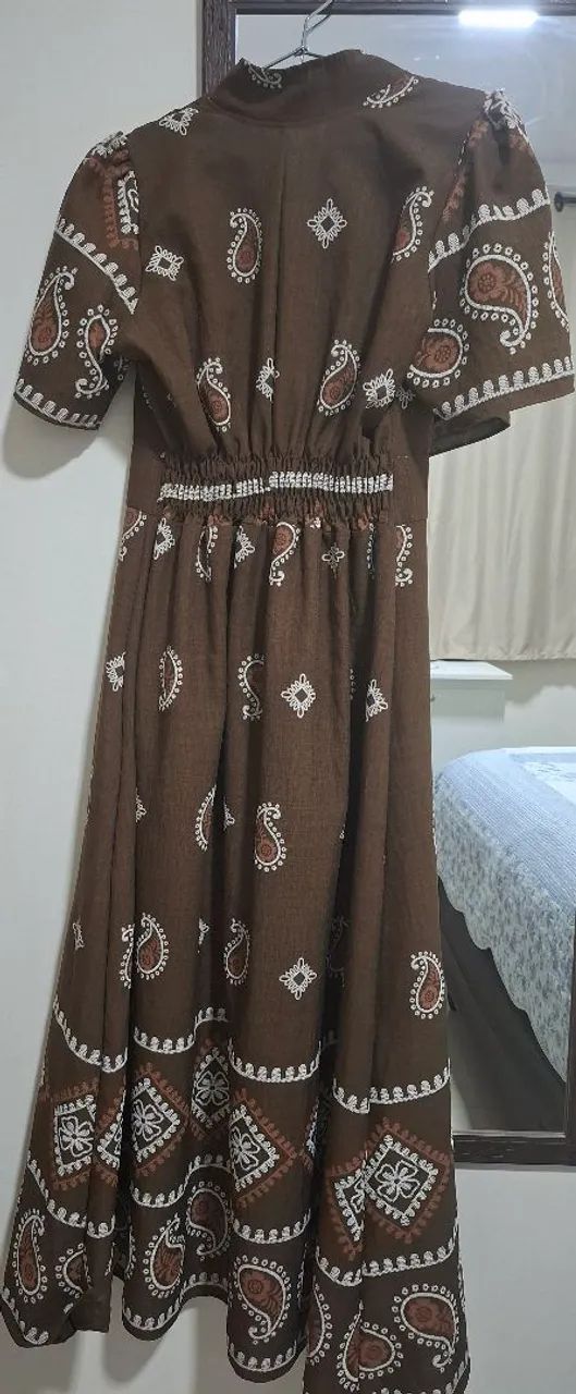 Vestido Marrom com Detalhes  - Foto 4