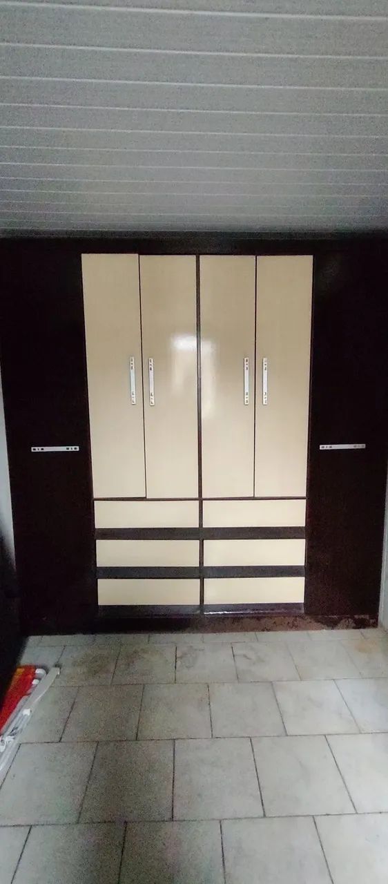 Guarda roupa 6 portas 