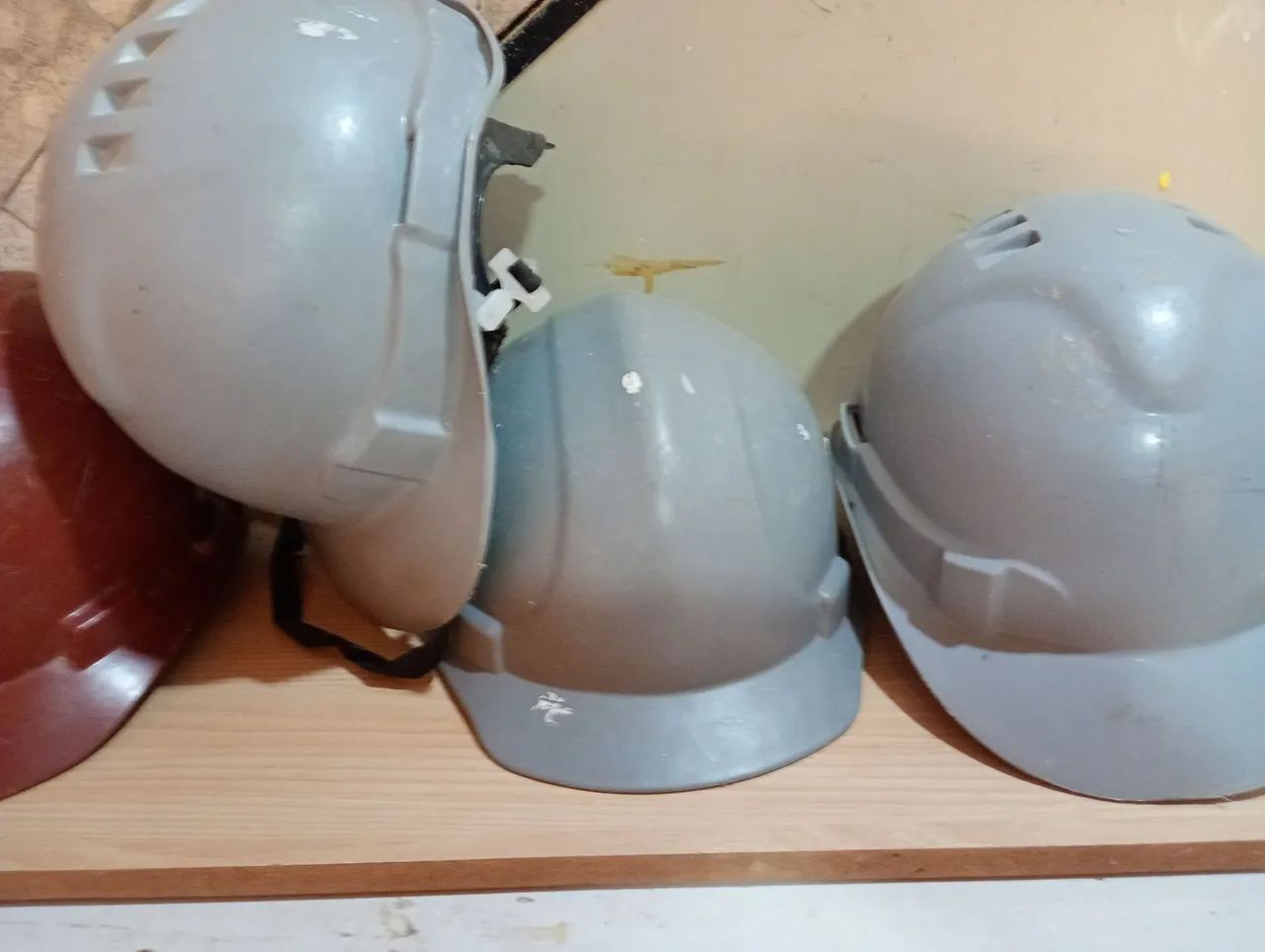 Capacete pra obras(12 reais cada1) - Foto 2
