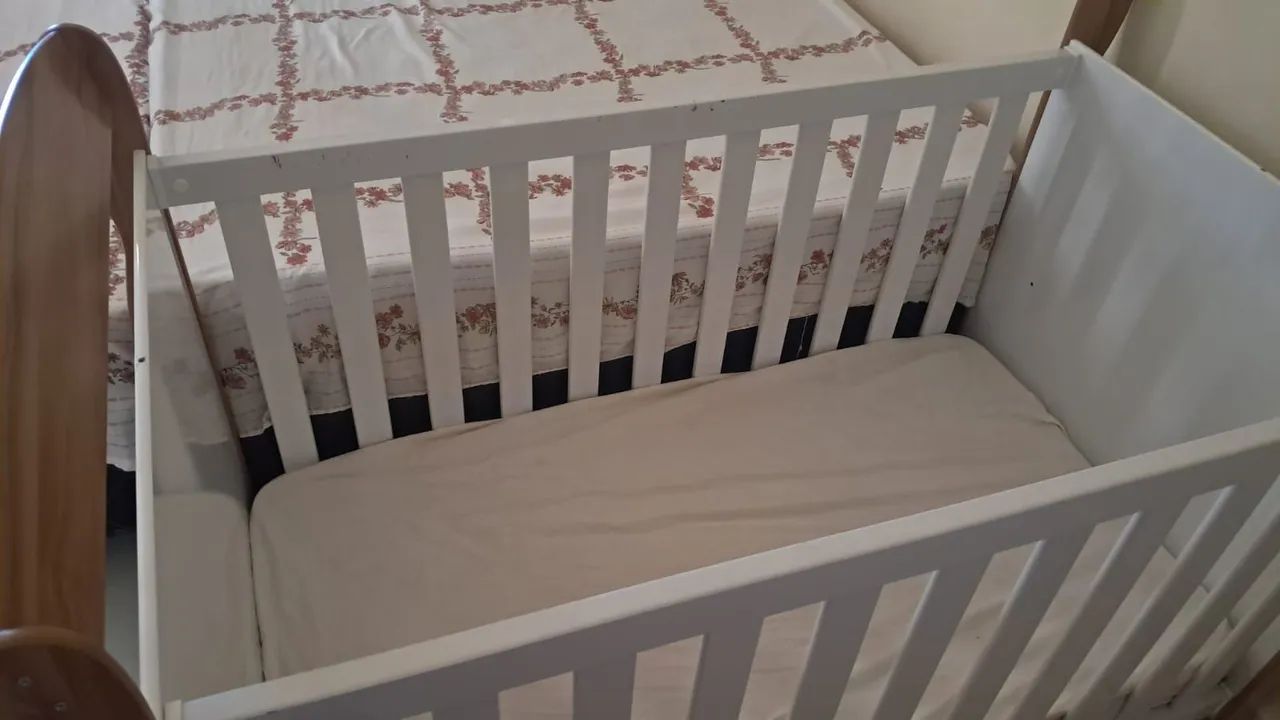 Berço semi novo 