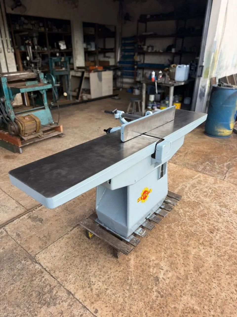 Desempenadeira INVICTA 180x35 cm -  2 facas - motor 3 cv trifásico - reformada/revisada.