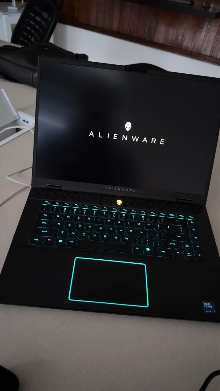 Alienware m16 R2 - 4070