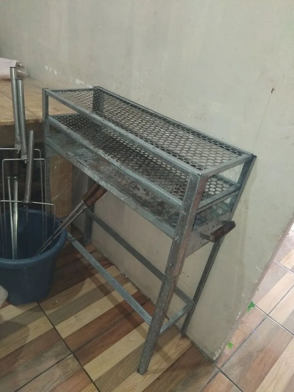 Vendo churrasqueira para churrasquinho. - Foto 2