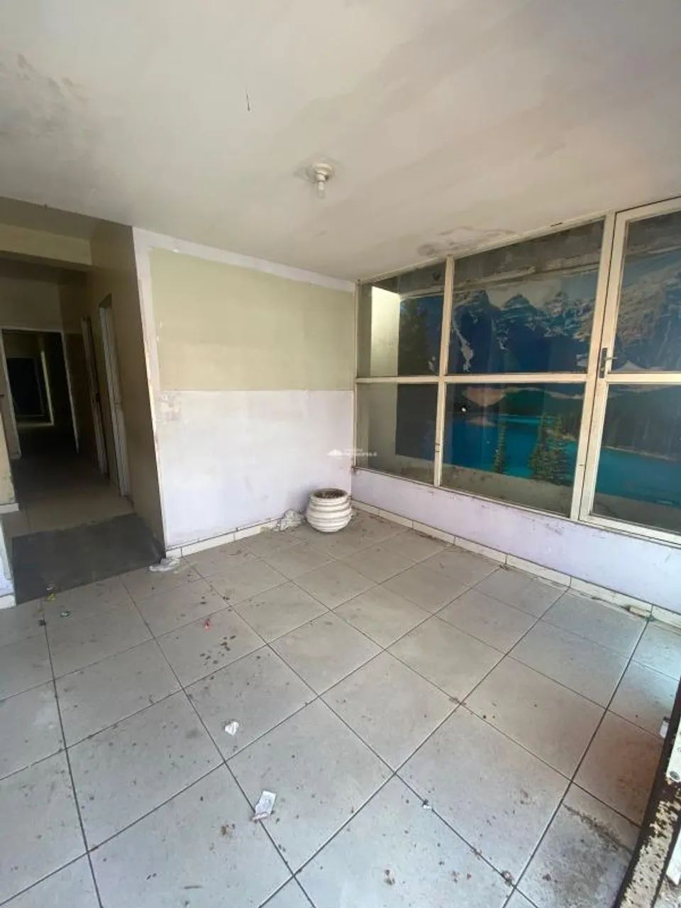 CASA COMERCIAL NO BAIRRO CENTRO COM UMA VAGA DE GARAGEM DESCOBERTA. - Foto 5