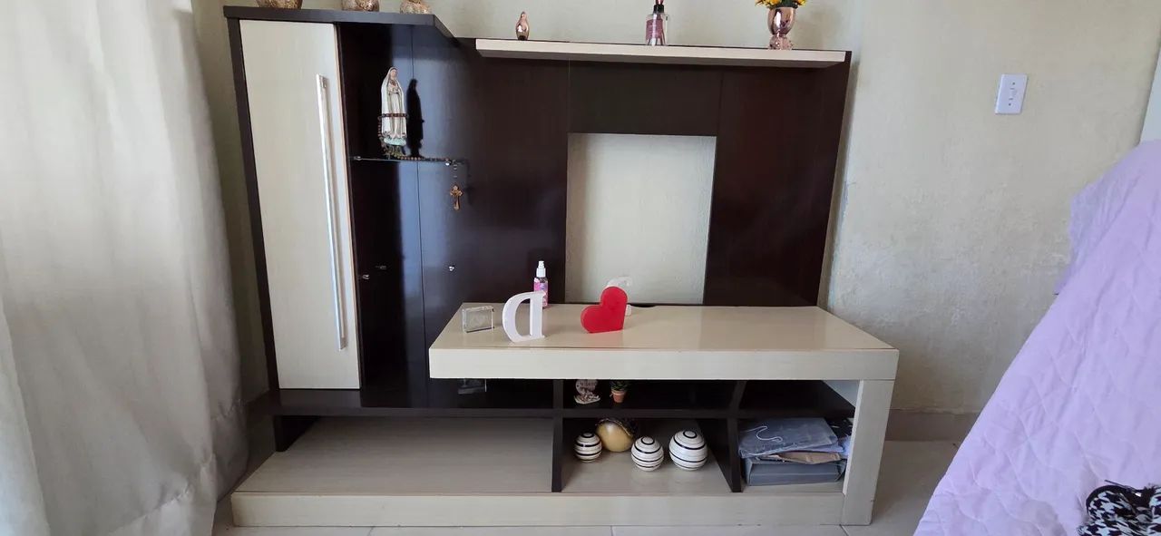 Estante de sala