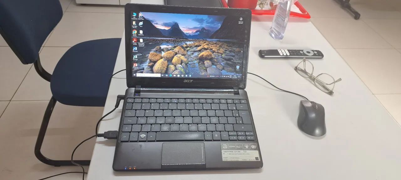 Notebook Acer Aspire One 722 - Tela de 12' polegadas, 4gb de Memória HD de 160Gb.  - Foto 2