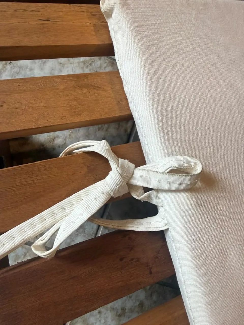 Vendo conjunto com 2 Espreguiçadeiras de Madeira Maciça + 2 Colchões - Foto 3