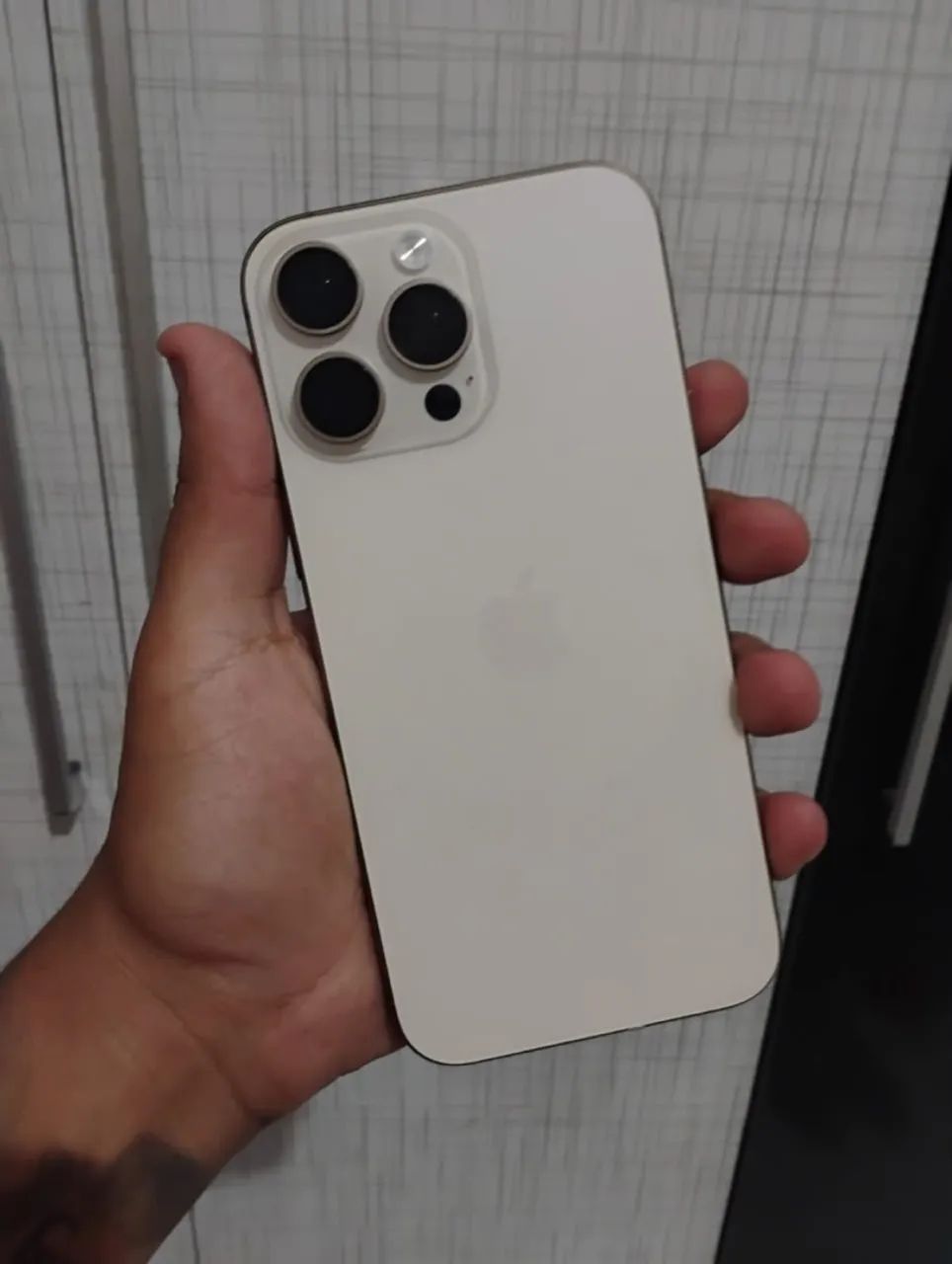 iPhone 16 pro max - Foto 2