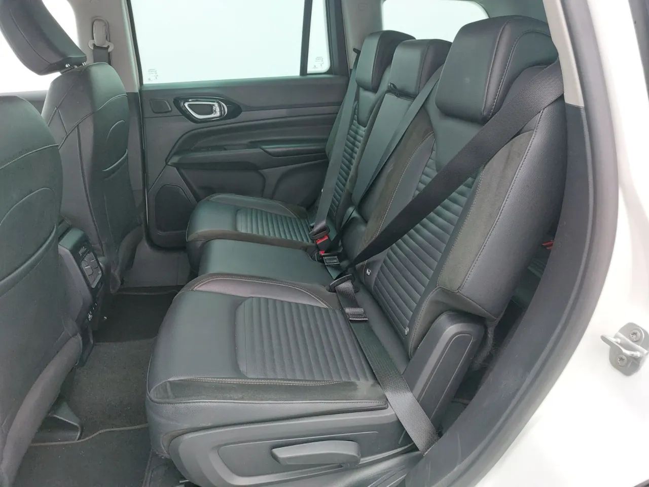 Jeep Commander Limited T270 1.3 TB Flex Aut., foto 17 de 18