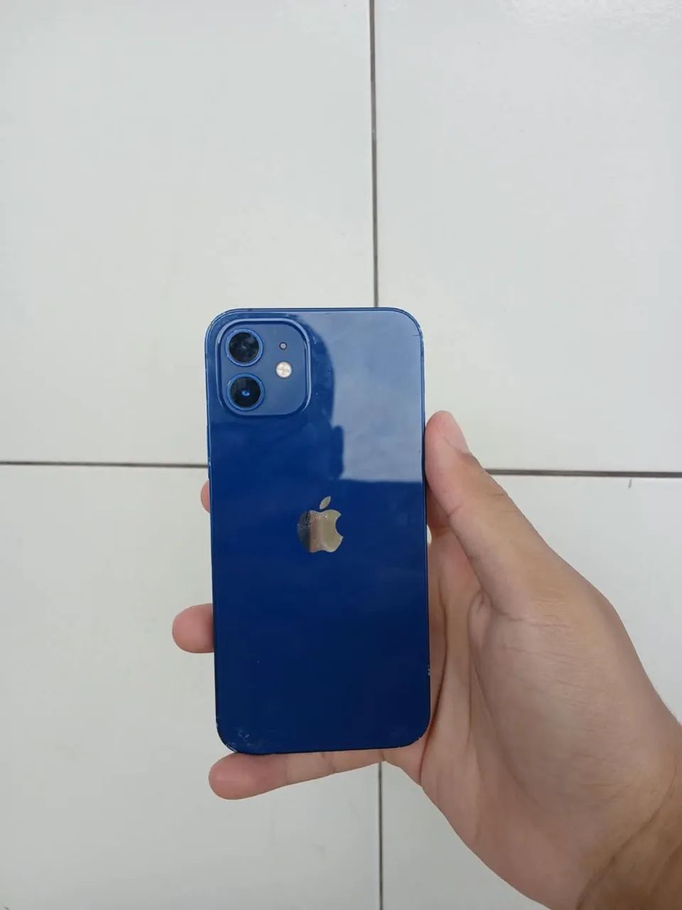 IPHONE 12 - leve trinco atras - Foto 3