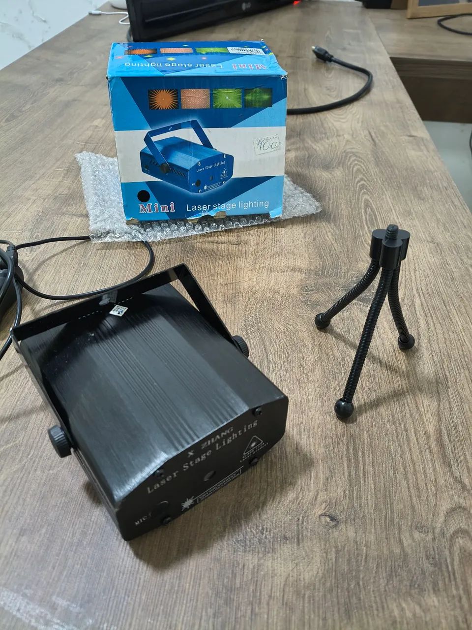 Mini projetor para festas - Foto 4