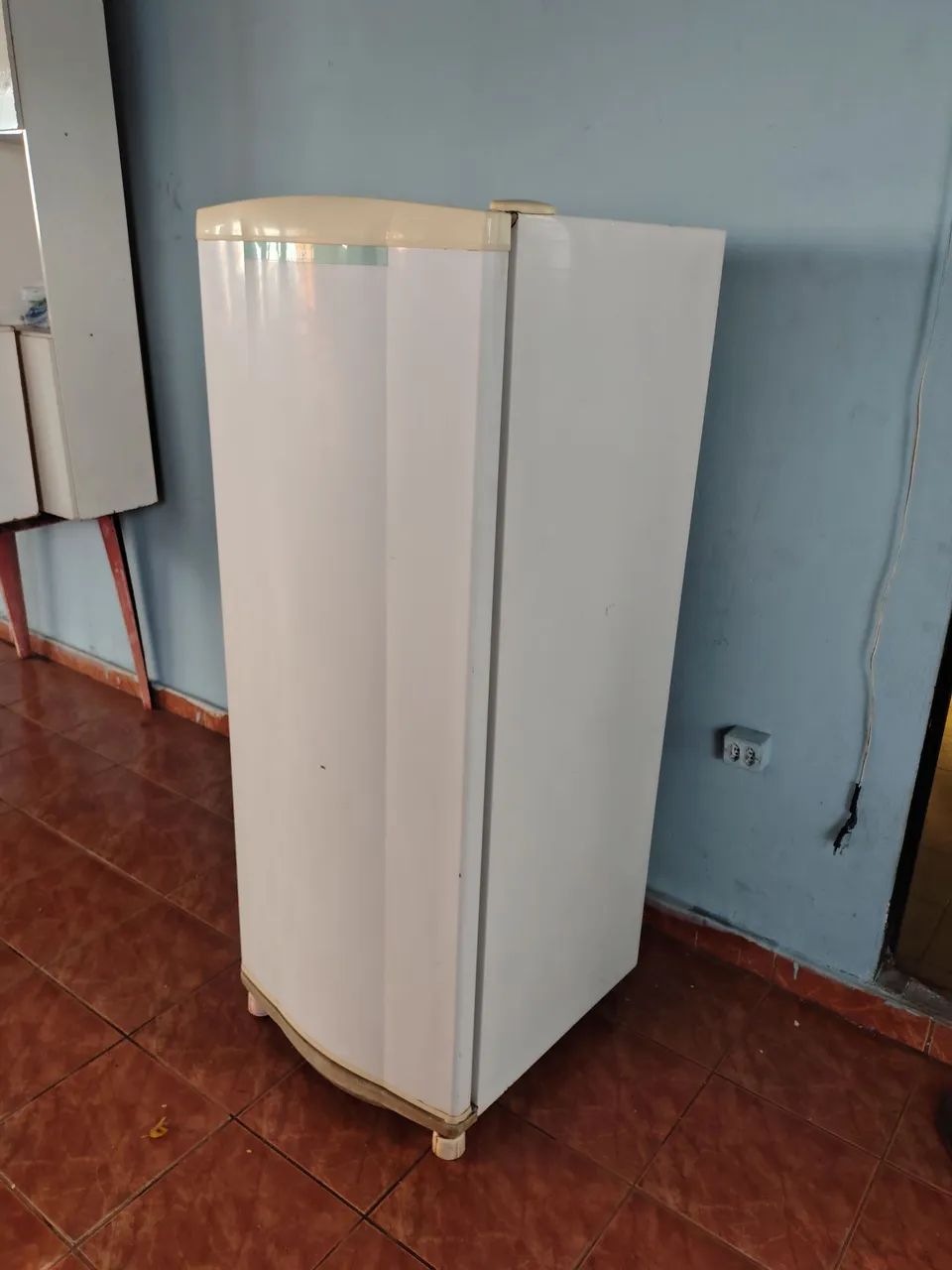 Vendo geladeira funcionando perfeitamente entrego grátis entrega imediata  - Foto 3