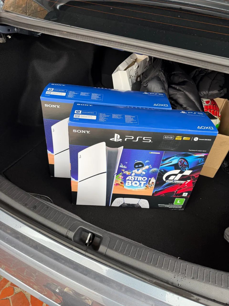 Ps5 Digital com 2 jogos lacrado