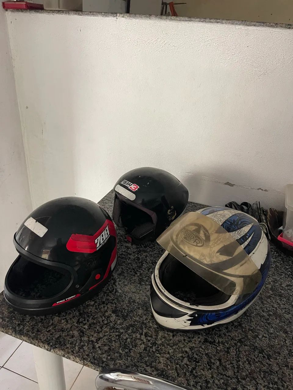 Capacetes pra vender 