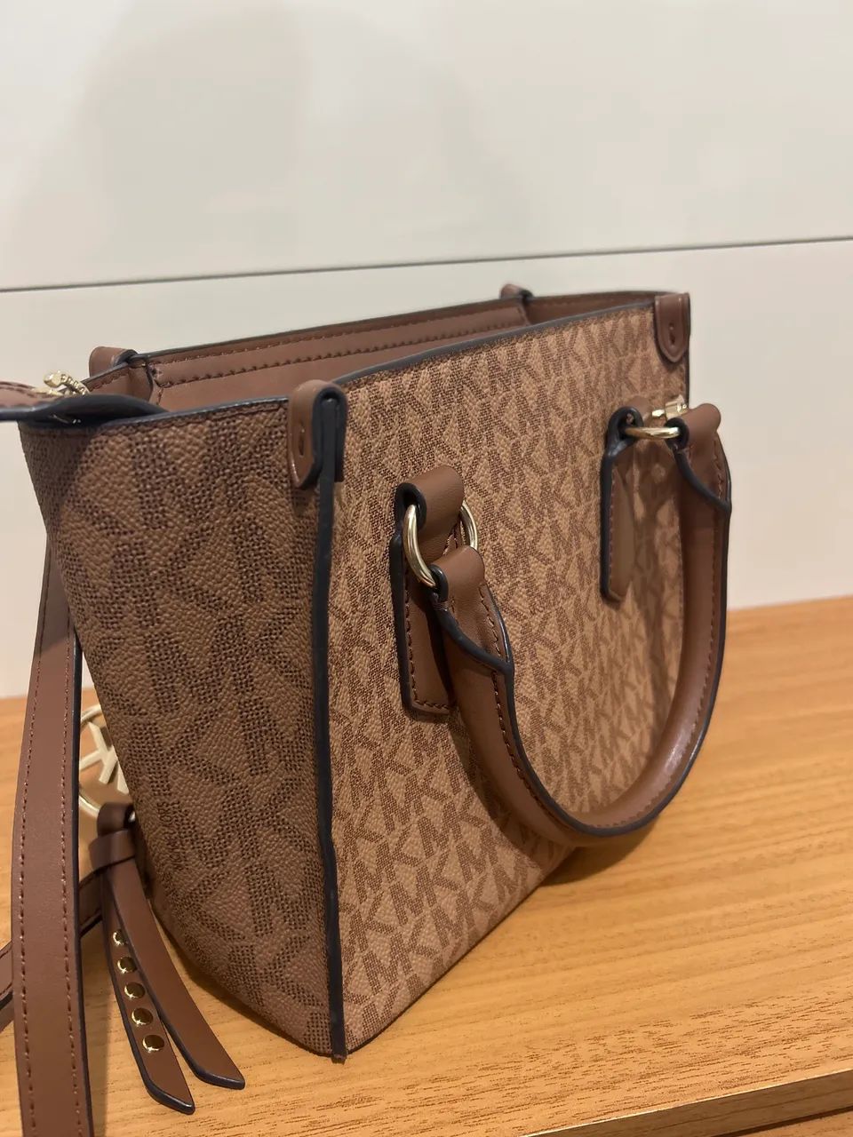 Bolsa Michael Kors marrom pequena Original - Foto 5