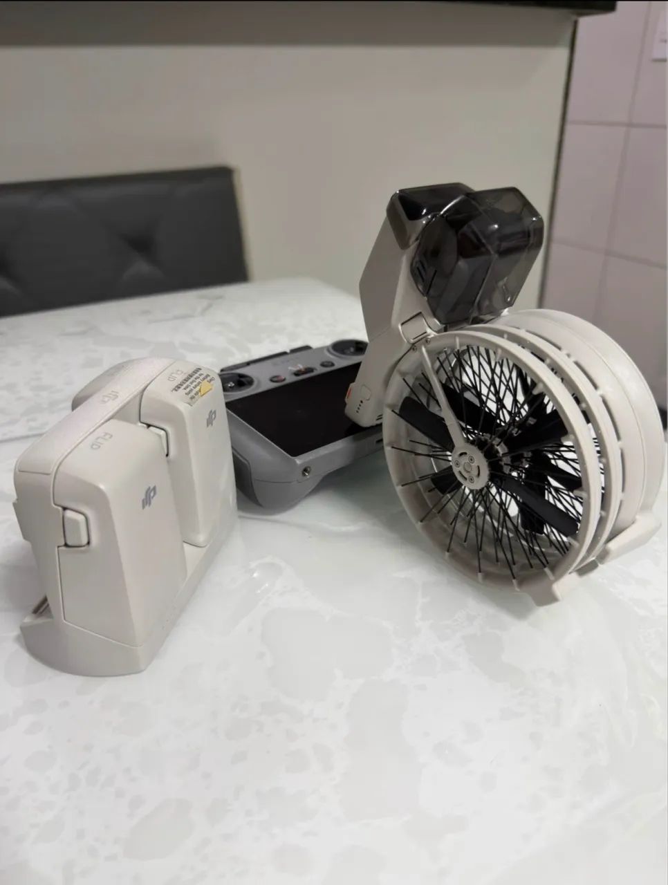 DJI Flip - controle tela e 3 baterias - Foto 2