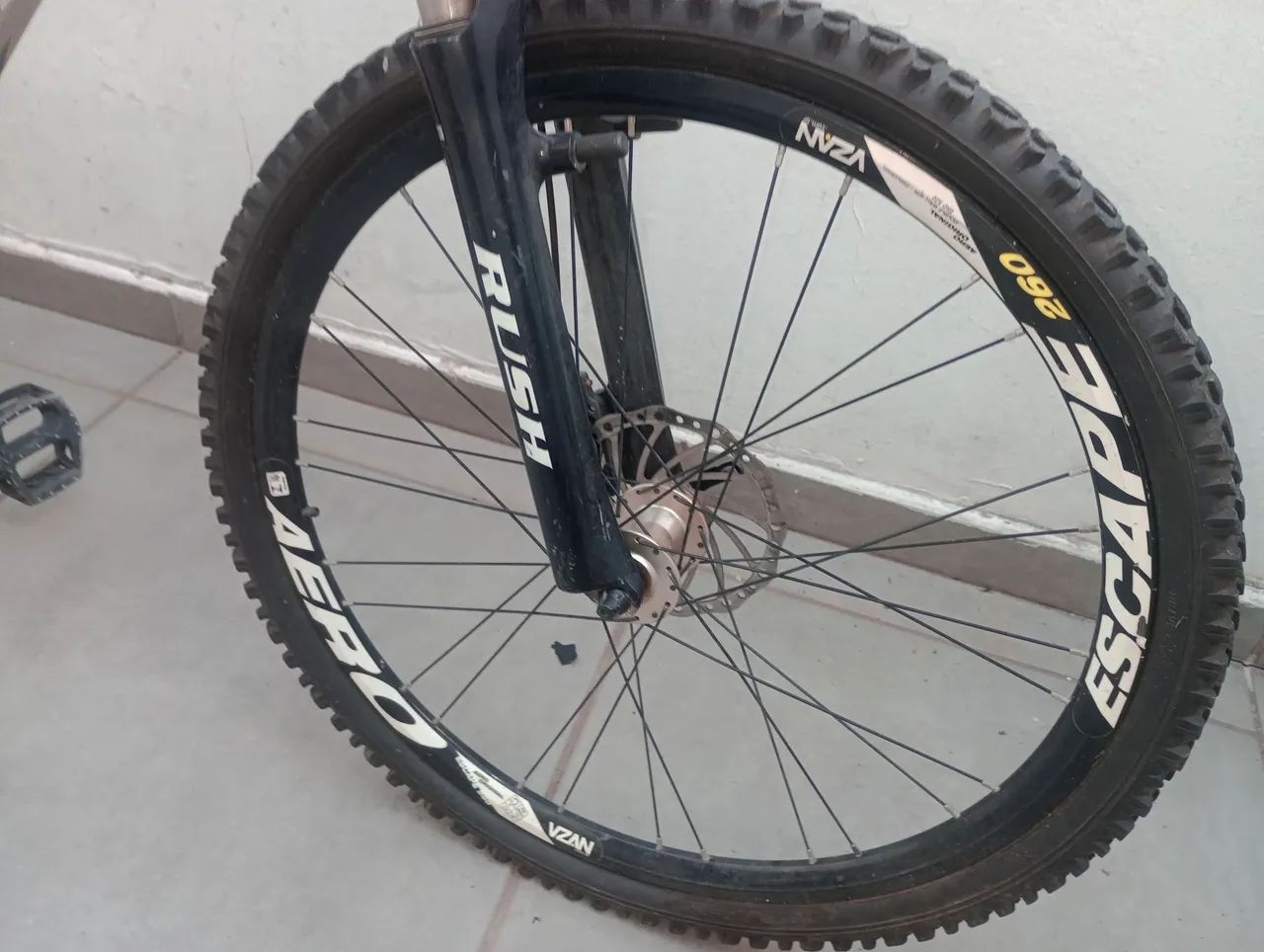 Bicicleta Rush 26 - freio a disco - Foto 3
