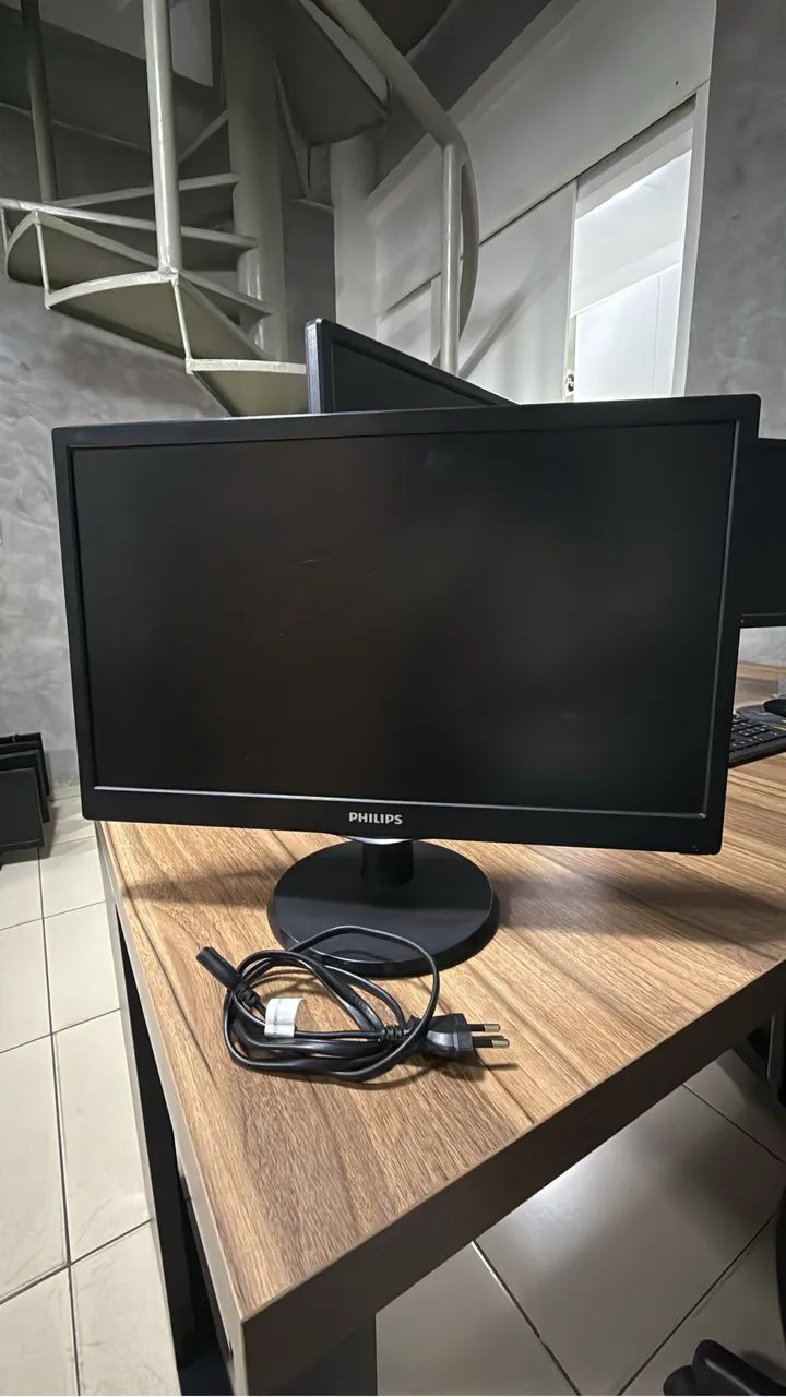 MONITOR PHILIPS 18,5?