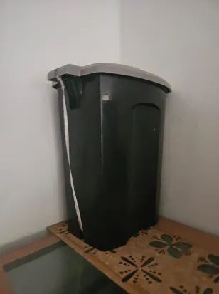 Lixeira de plástico com pedal