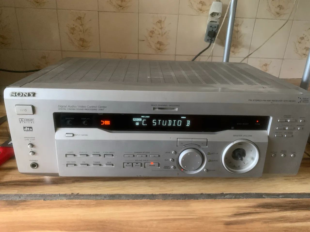receptor de áudio e vídeo da Sony, com modelos possíveis como o STR-DE545 ou STR-DE445 - Foto 3