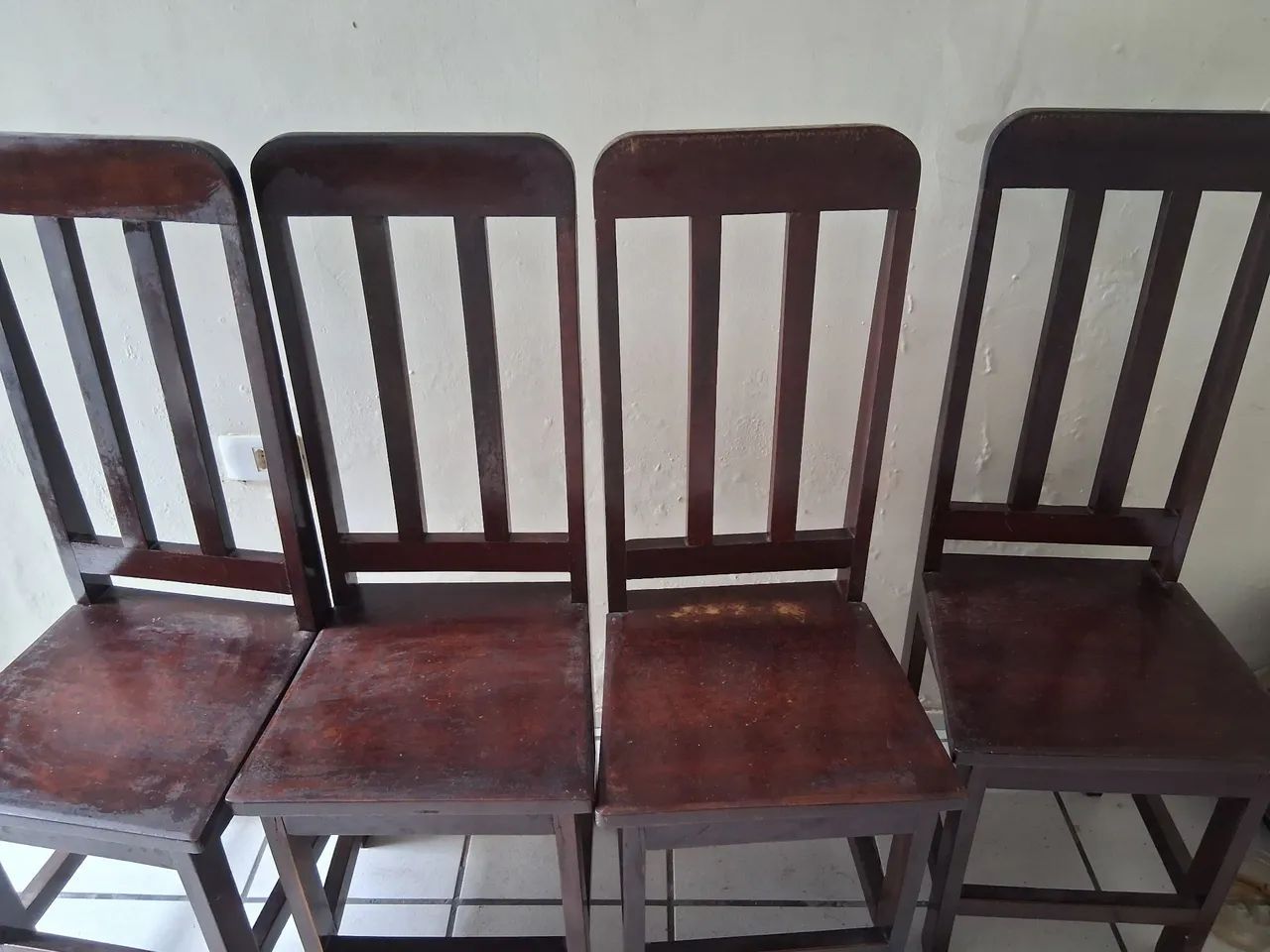 4 cadeiras  em madeira pura  - Foto 3