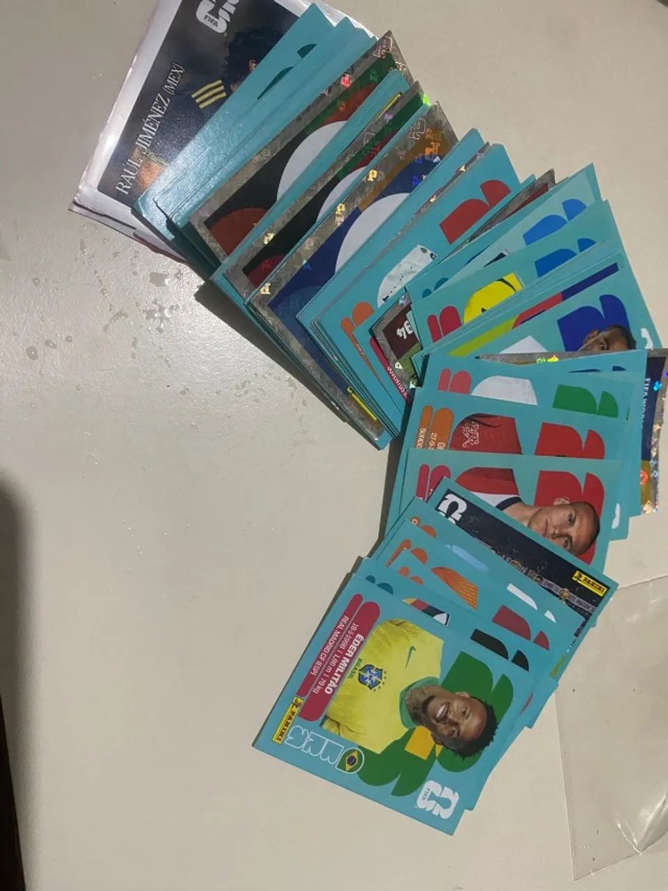 Vendo ou Troco Figurinhas da copa 2026 - tenho comuns e da coca - Foto 2
