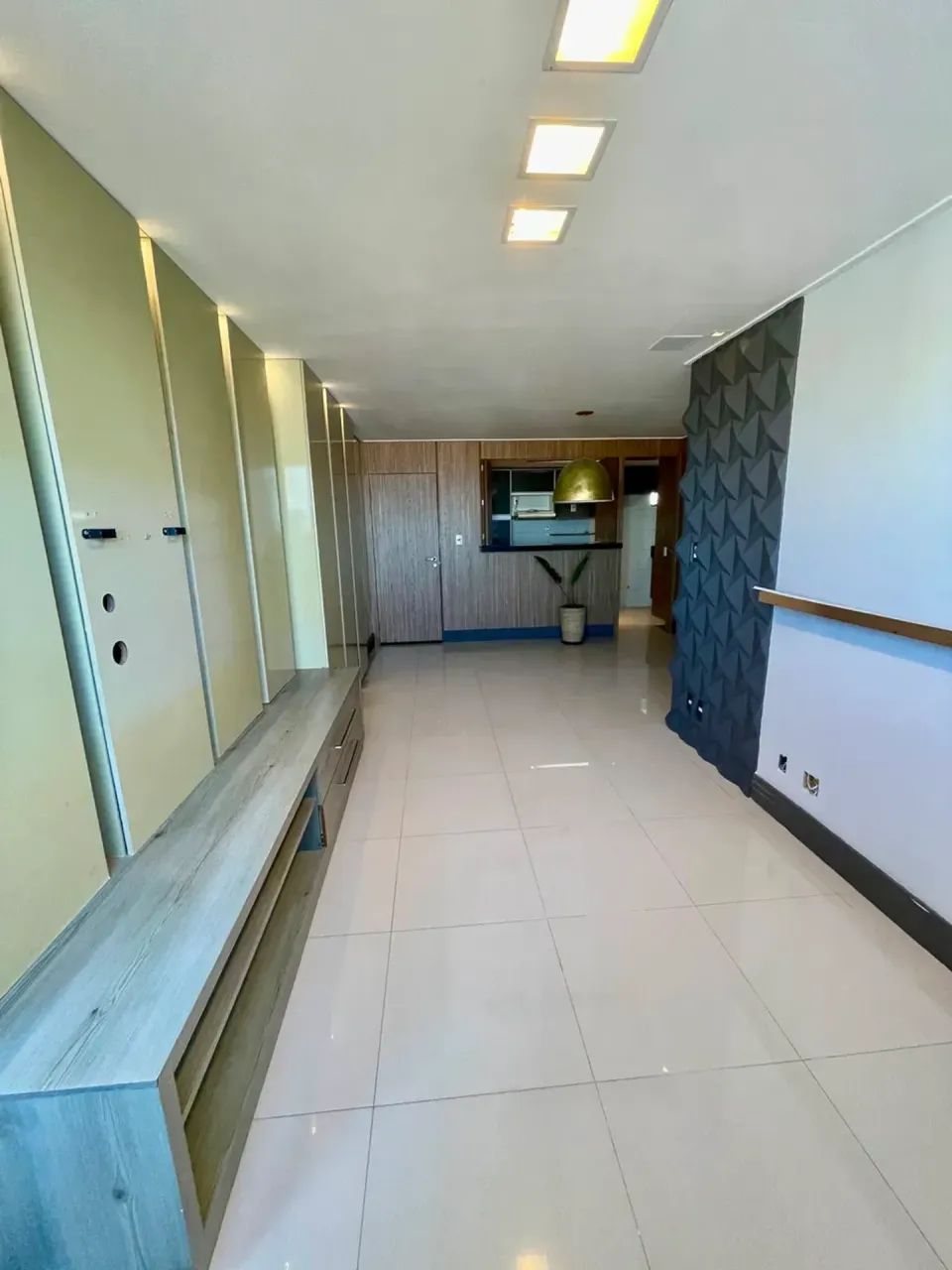 Alugo Apto de 2 quartos e closet com 86 m² no Alto das Alamedas