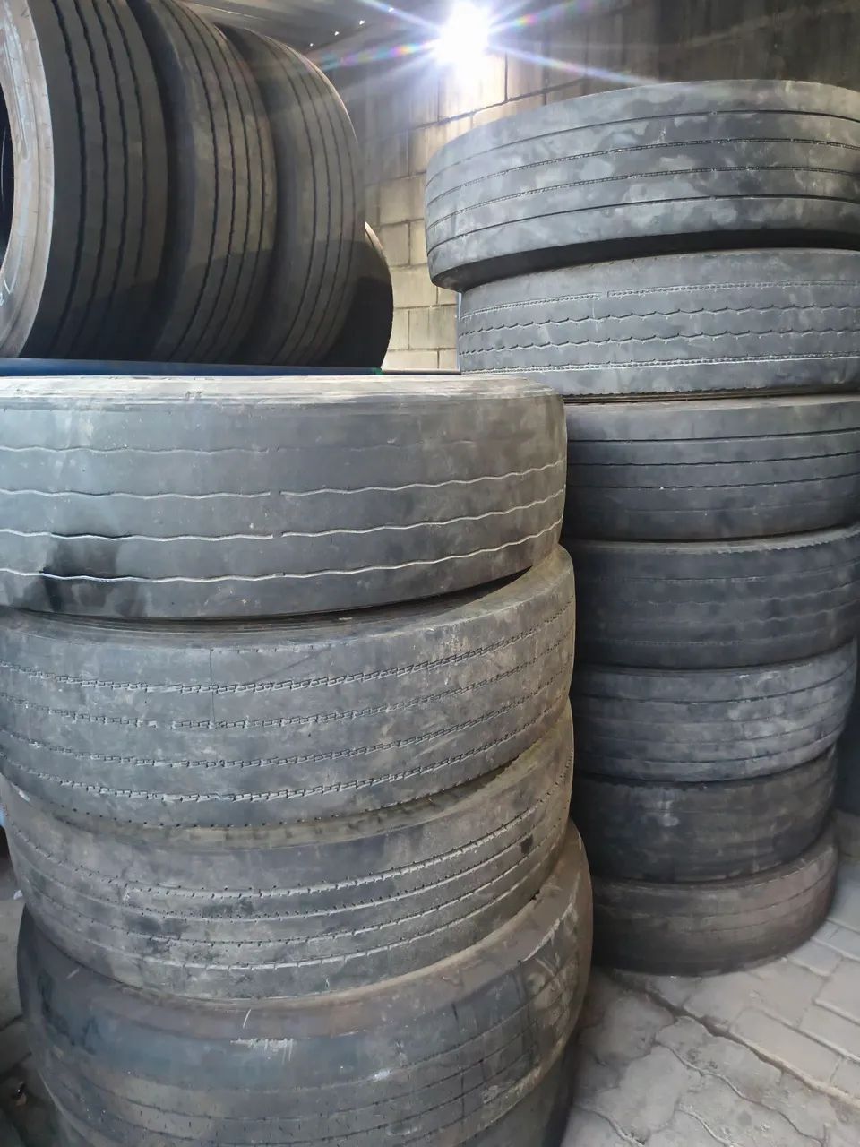 Pneus 295 para reforma