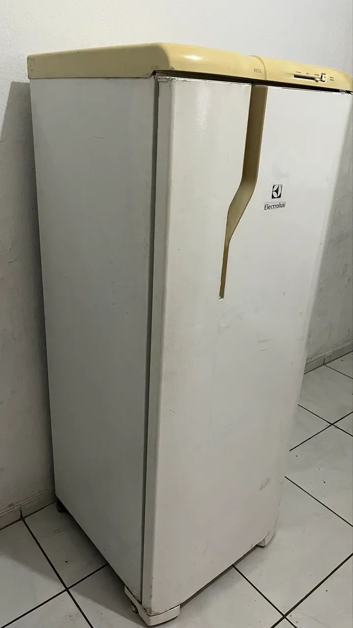 geladeira electrolux para concerto ou retirada de peças! - Foto 2