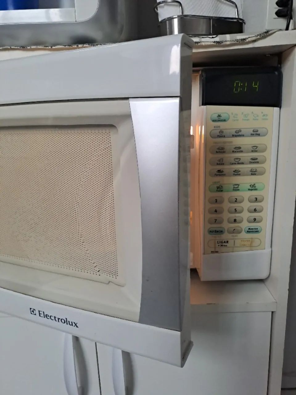 Micro-ondas Electrolux branco  - Foto 4