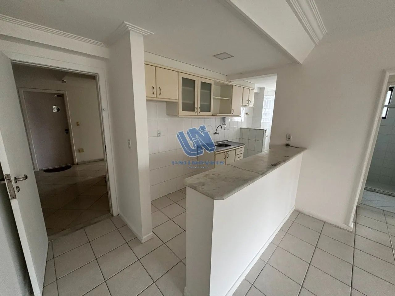 Apartamento quarto e sala com varanda 50m2 no Caminho das Arvores - Foto 4