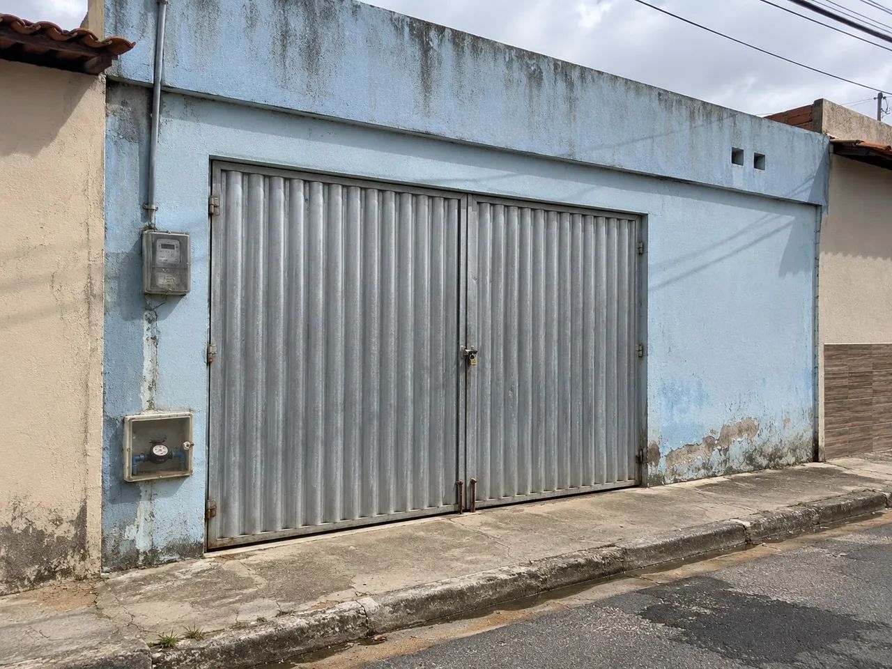 CASA A VENDA NO ÁLVARO WEYNE, COM 2 QUARTOS