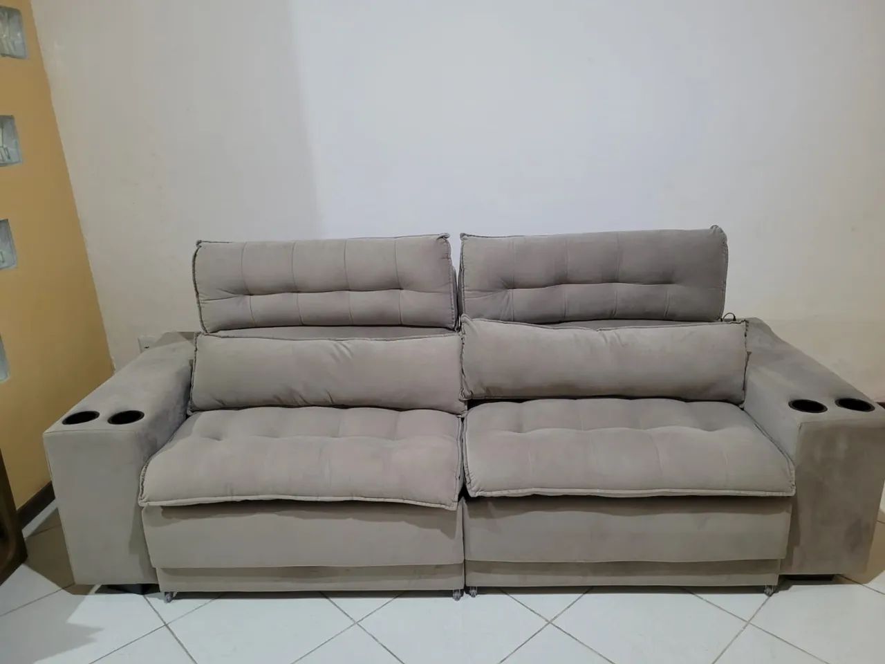 Sofá 3 lugares retrátil com porta copos - Foto 3