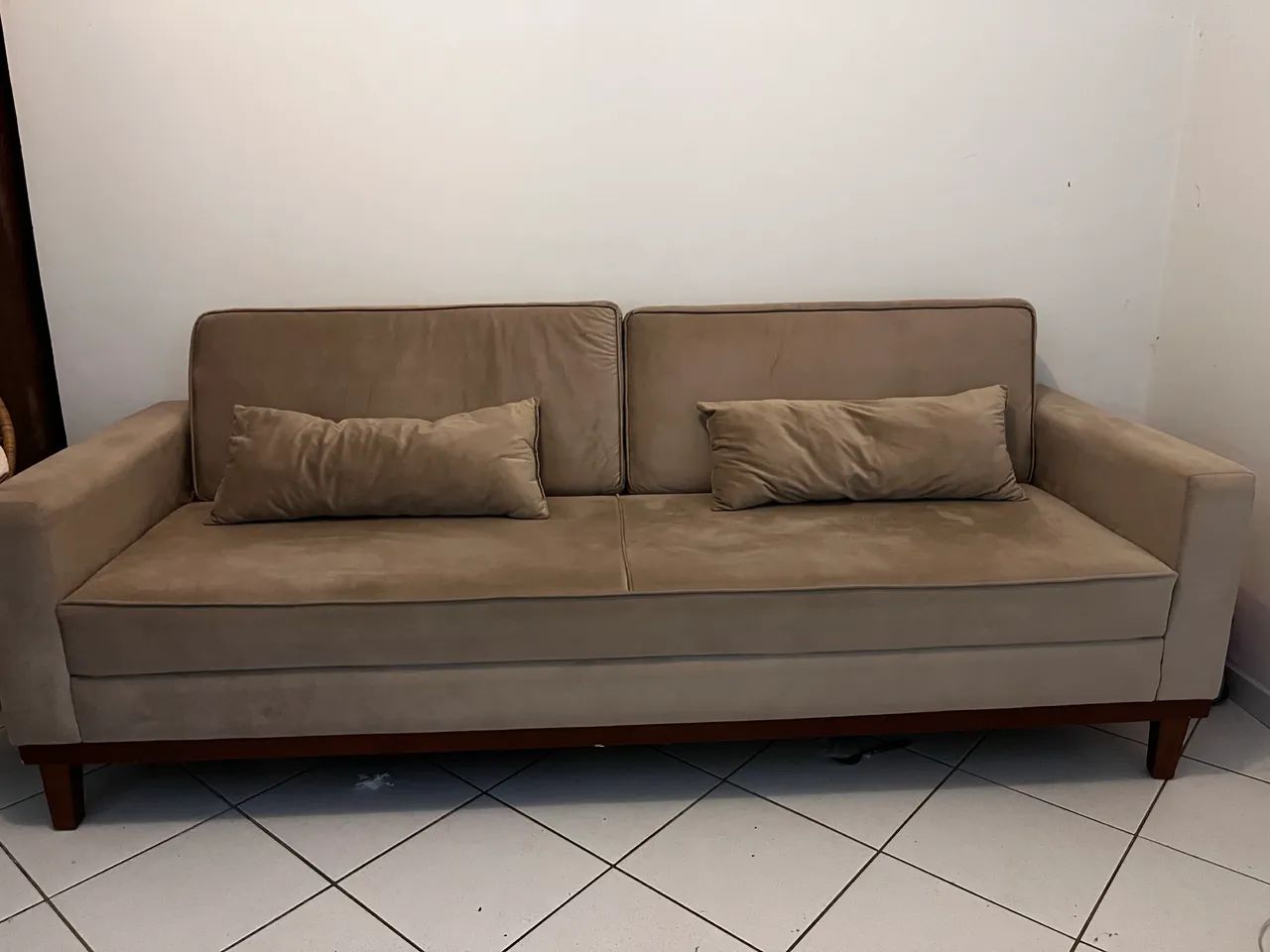 Vendo sofá com 6 meses de uso e levo!comprei pelo valor de 1500