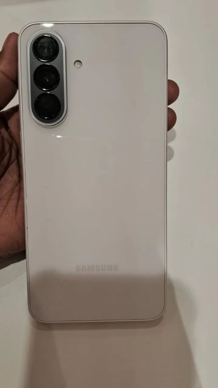 Celular Samsung galaxy a37 5G - Foto 4