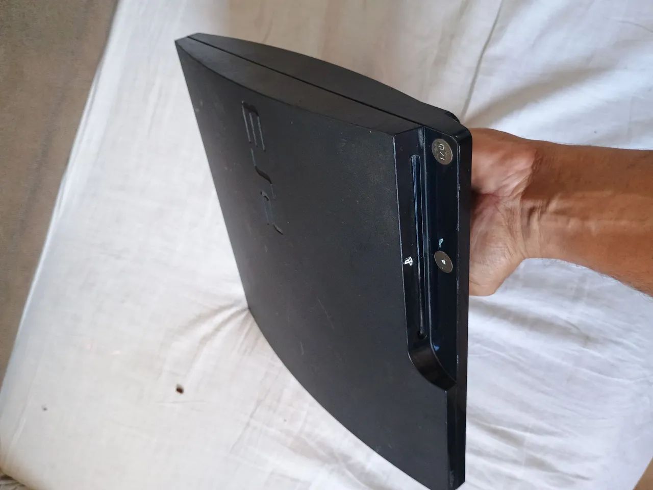 PS3 SLIM + 2 CONTROLES - Foto 4