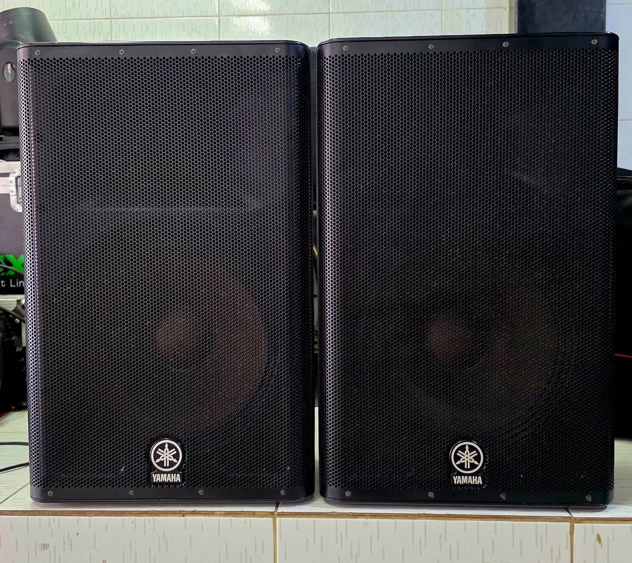 Par de Caixas YAMAHA DXR 15.. 1100W