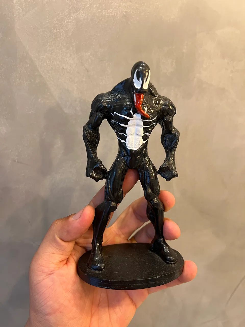 Boneco estátua resina Venom 18cm