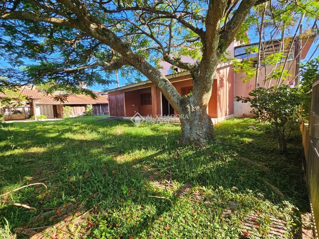 Casa a venda no centro de Garopaba